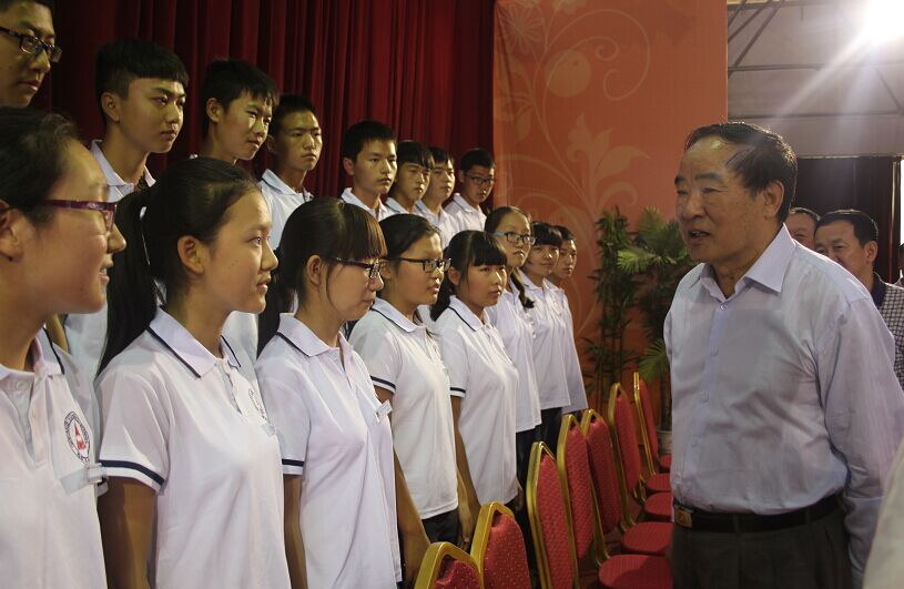 “永威慈善陽(yáng)光基金”捐贈(zèng)儀式 “永威慈善陽(yáng)光基金”捐贈(zèng)儀式